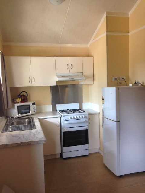 Cabin_4_KItchen