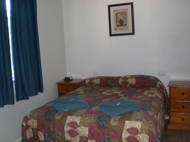 Cabin_5_bedroom_(640x480)