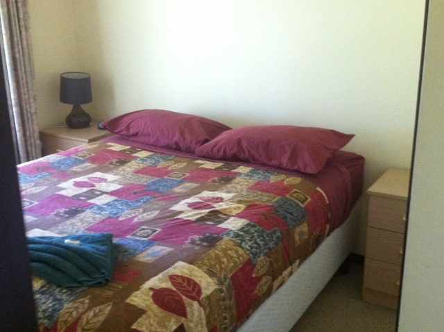 Cottage_Dbl_Bedroom_(1)_(640x478)